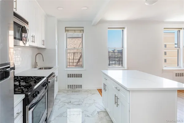 $289,000 | 65-05 Yellowstone Boulevard, Unit 6H | Forest Hills