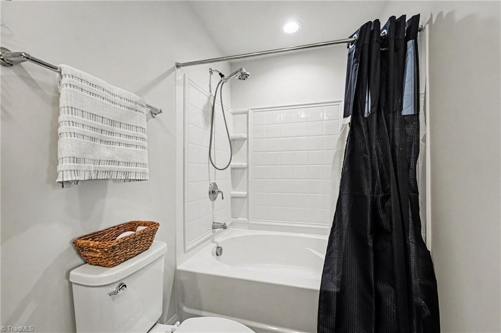4346 Trotting Brook Lane High Point, NC 27265 - Photo 23 of 36