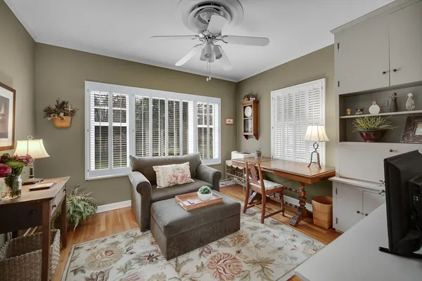 $579,900 | 403 West Shabonee Trail, Mount Prospect, IL 60056