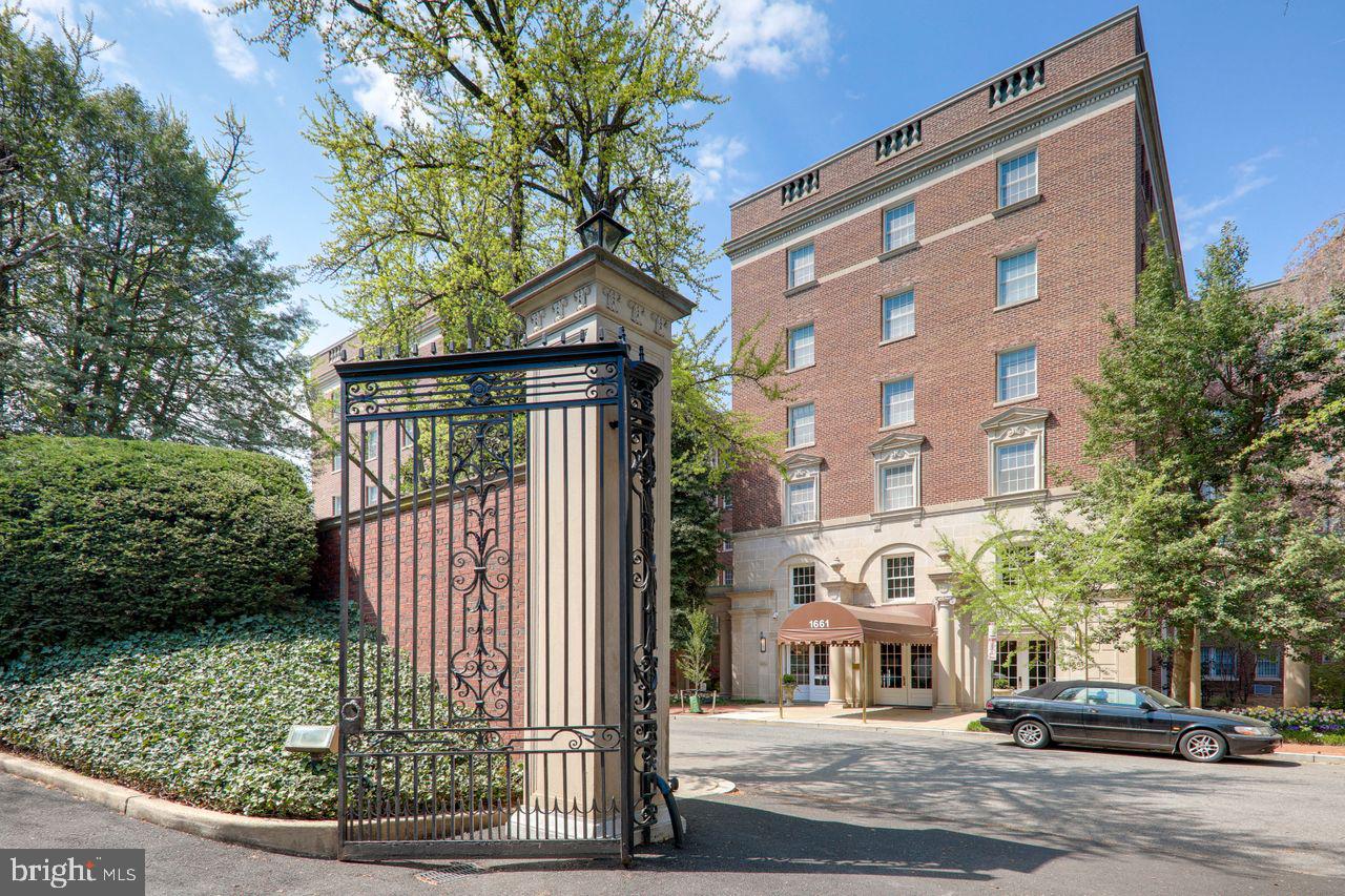 1661 Crescent Place Northwest, Unit 408 Washington, DC 20009 - Photo 53 of 57 Front Elevation