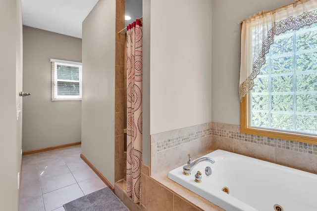 $474,900 | 2128 Scenic Hills Drive, Jackson, MI 49201