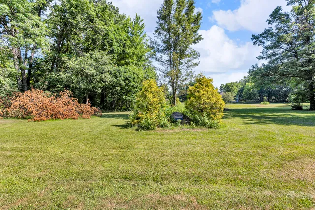 $474,900 | 2128 Scenic Hills Drive, Jackson, MI 49201