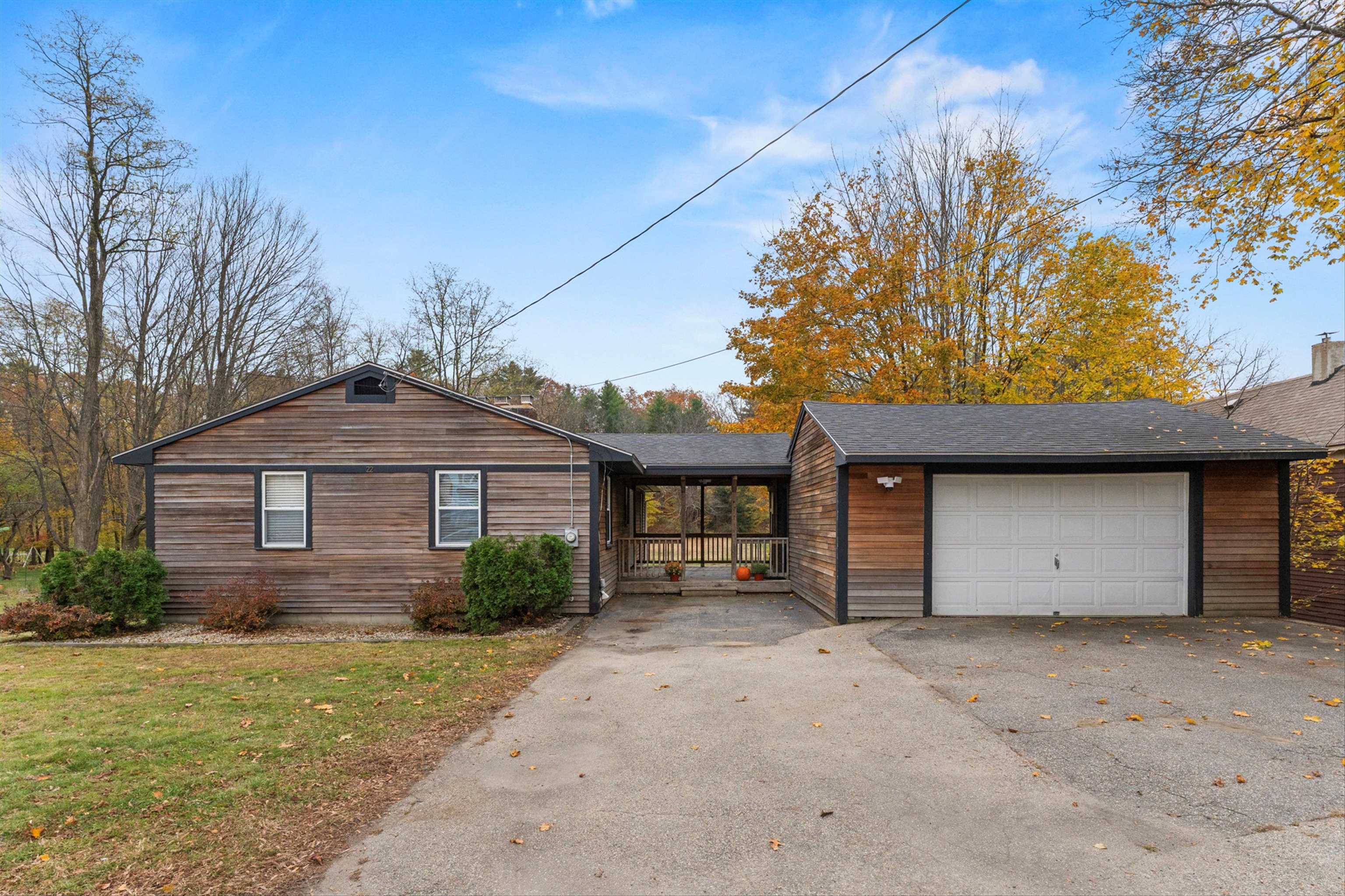 22 South Mast Street Goffstown, NH 03045 - Photo 4 of 54