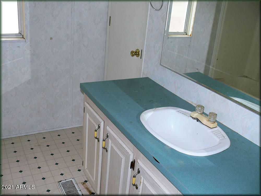 4749 Sawmill Road Clay Springs, AZ 85923 - Photo 14 of 14 Bathroom