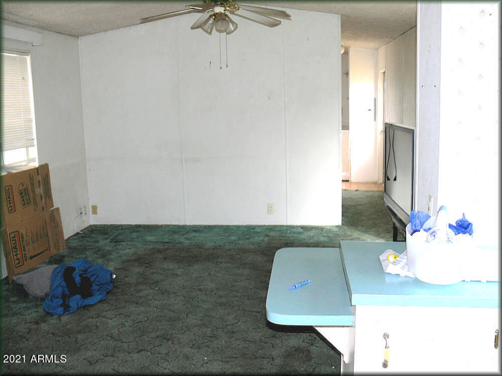 4749 Sawmill Road Clay Springs, AZ 85923 - Photo 10 of 14 Living room