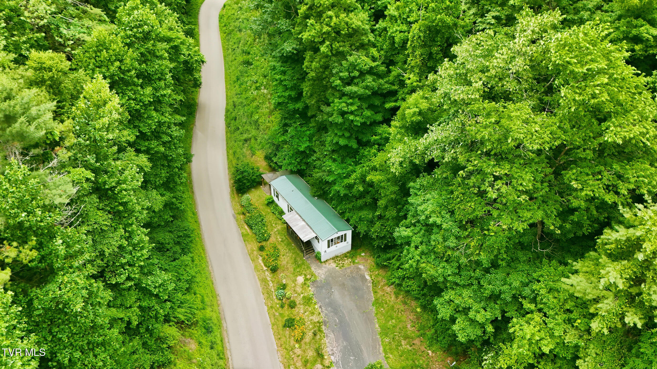 368 Little Dry Run Road Butler, TN 37640 - Photo 17 of 19 21_368 little dry run rd-8