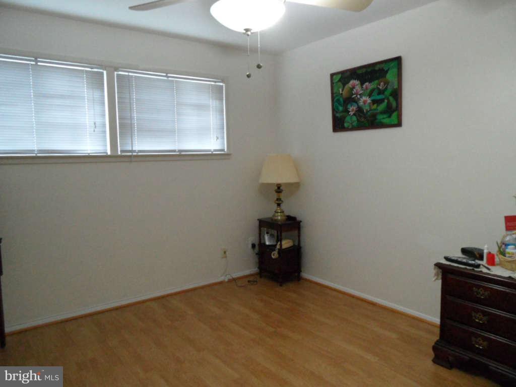 5300 Inverchapel Road Springfield, VA 22151 - Photo 8 of 24 Bedroom (Master)