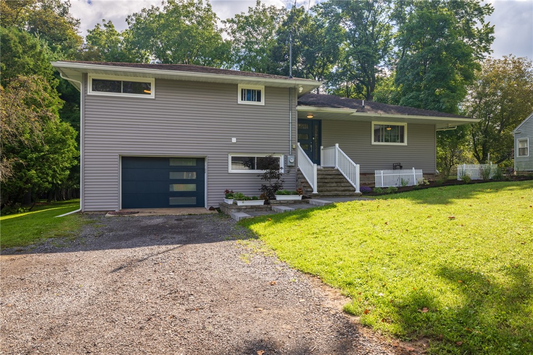 166 Moseley Road Perinton, NY 14450 - Photo 4 of 50 Gallery Image 4