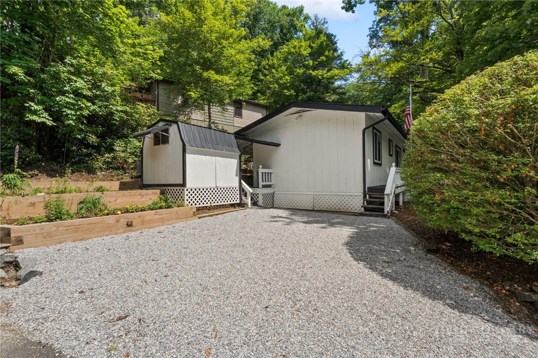 141 River Hollow Road Newland, NC 28657 - Photo 35 of 38