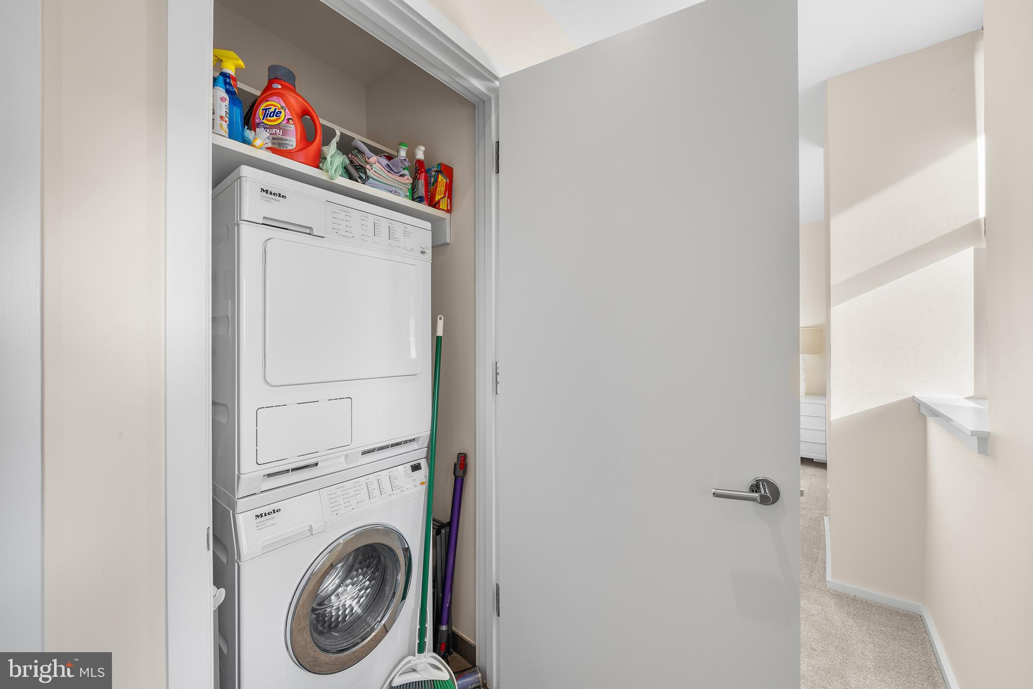 210 West Washington Square, Unit 6SW Philadelphia, PA 19106 - Photo 36 of 40 a utility room with dryer and washer