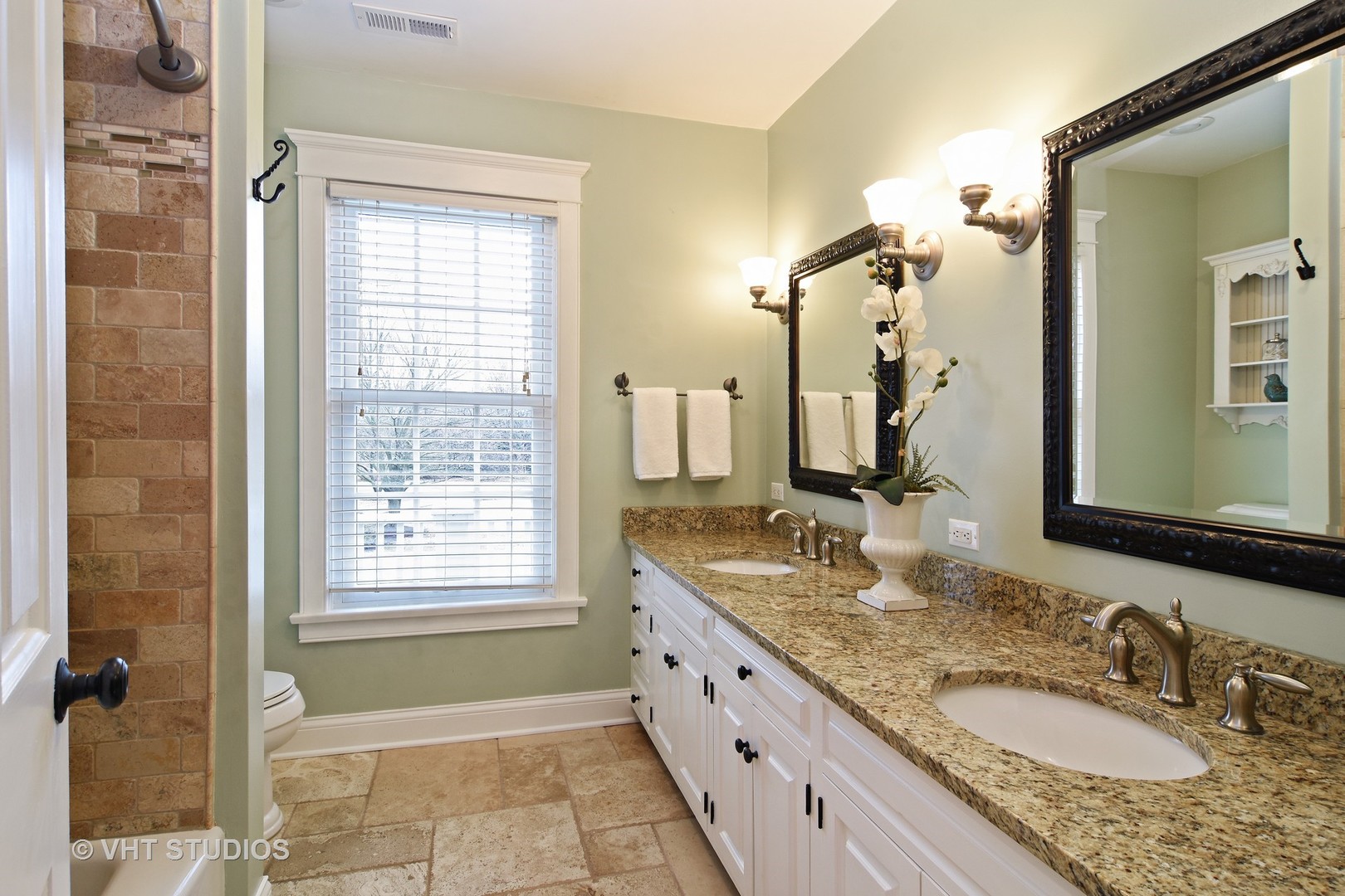 1629 Appleby Road Inverness, IL 60067 - Photo 16 of 29
