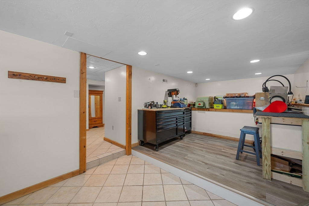 21 Carrier Lane Sutton, MA 01590 - Photo 25 of 42