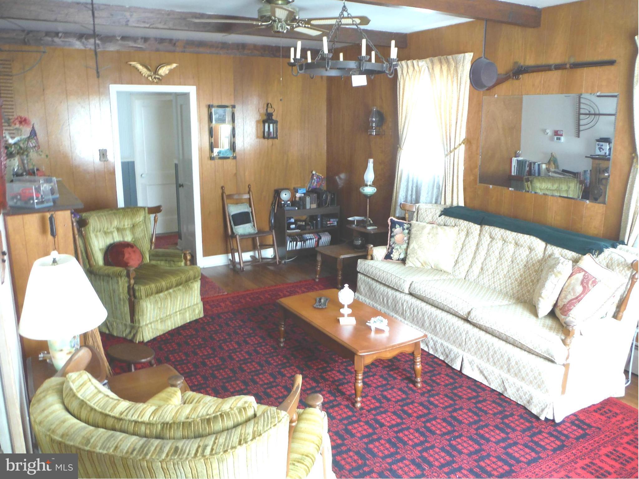 700 Fernhill Road Clearwater Beach, MD 21226 - Photo 11 of 25 Living Room