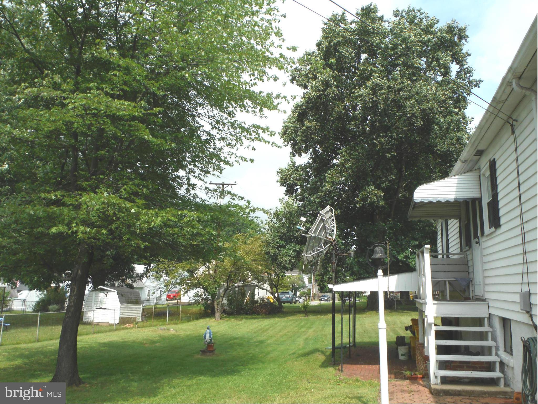 700 Fernhill Road Clearwater Beach, MD 21226 - Photo 4 of 25 Side Yard