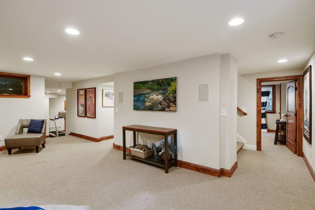 112 Oakwood Road Hopkins, MN 55343 - Photo 21 of 28