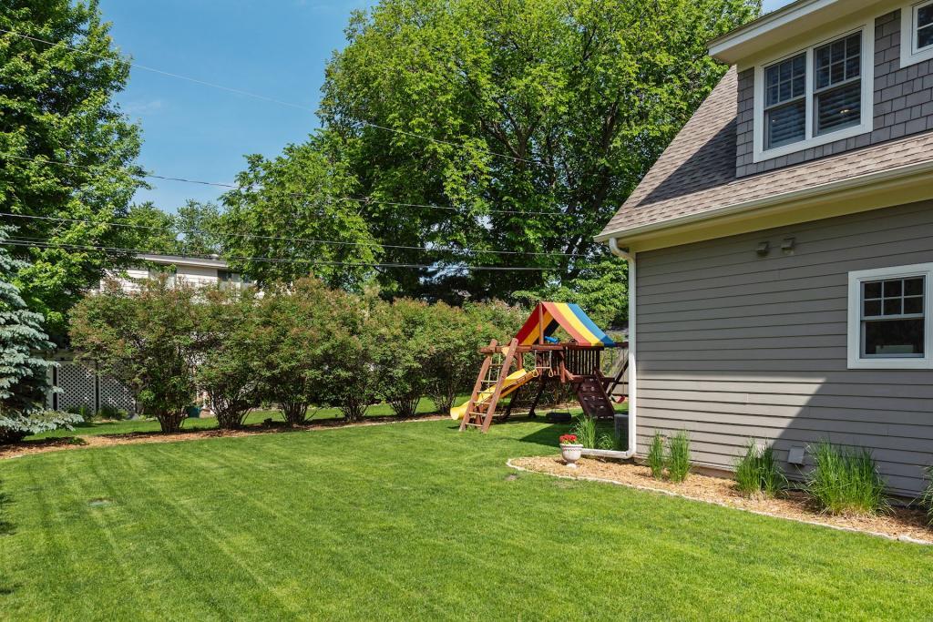 112 Oakwood Road Hopkins, MN 55343 - Photo 26 of 28