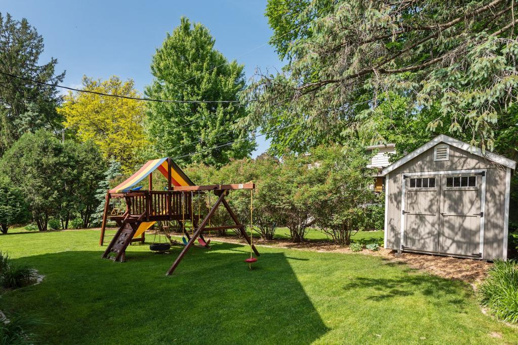 112 Oakwood Road Hopkins, MN 55343 - Photo 27 of 28