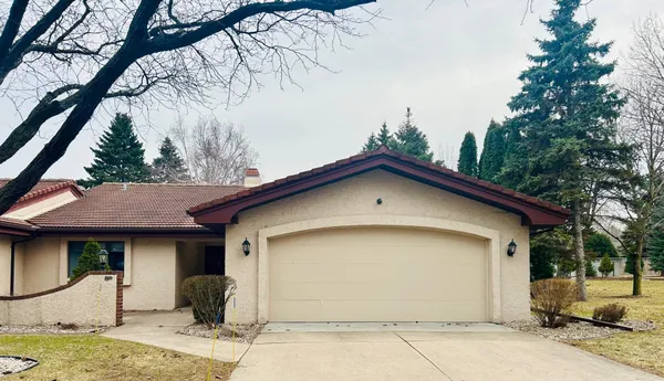 $359,900 | 8 Fiesta Court, Unit E, Appleton, WI 54911