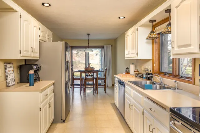 $359,900 | 8 Fiesta Court, Unit E, Appleton, WI 54911