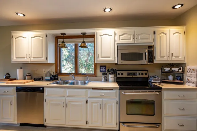 $359,900 | 8 Fiesta Court, Unit E, Appleton, WI 54911