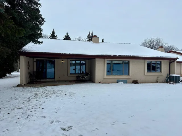 $359,900 | 8 Fiesta Court, Unit E, Appleton, WI 54911