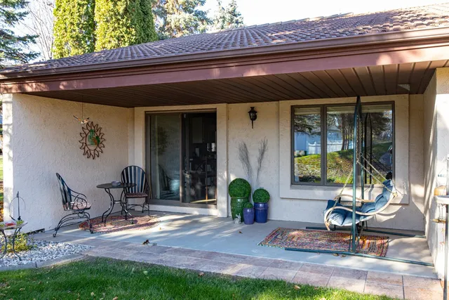 $359,900 | 8 Fiesta Court, Unit E, Appleton, WI 54911