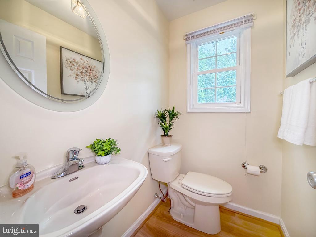 236 Greenview Road Yardley, PA 19067 - Photo 17 of 38 Powder Room