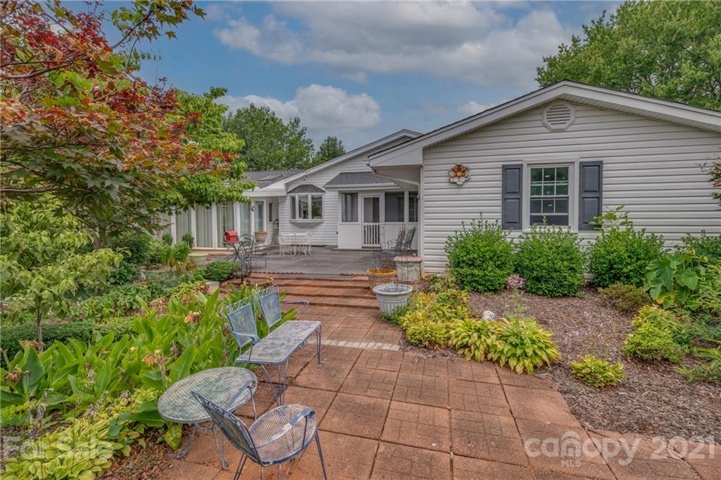 342 Highway 221 Rutherfordton, NC 28139 - Photo 11 of 41 Gallery Image 11