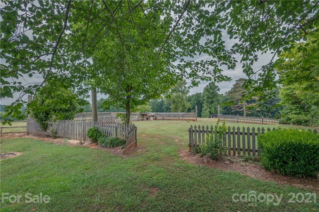 342 Highway 221 Rutherfordton, NC 28139 - Photo 16 of 41 Gallery Image 16