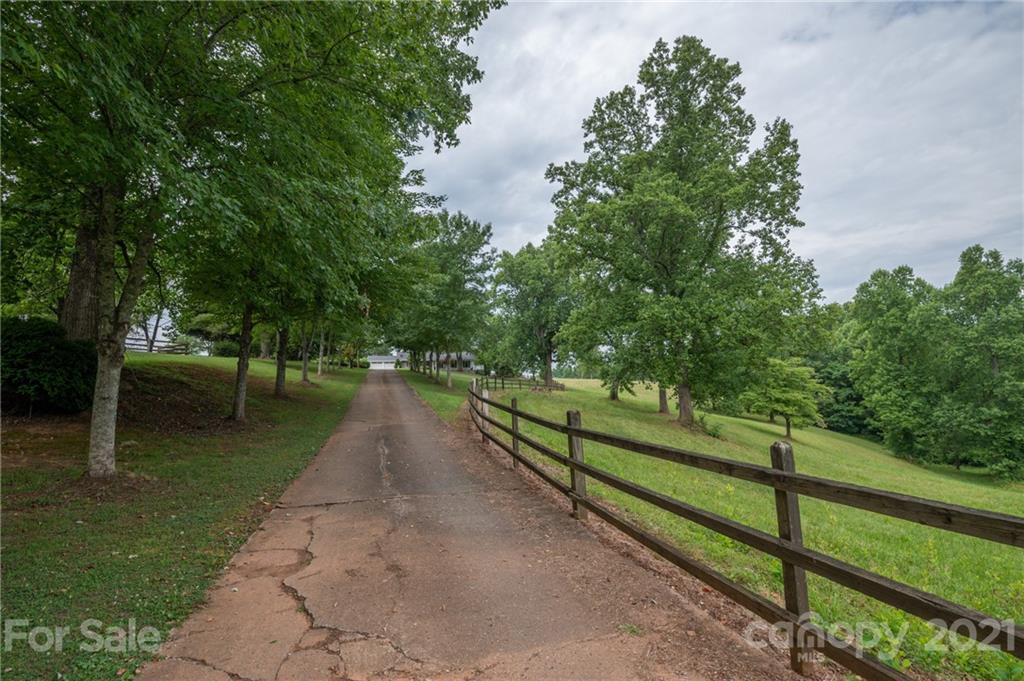 342 Highway 221 Rutherfordton, NC 28139 - Photo 4 of 41 Gallery Image 4