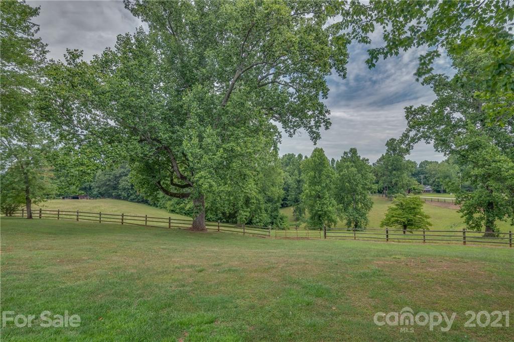 342 Highway 221 Rutherfordton, NC 28139 - Photo 7 of 41 Gallery Image 7