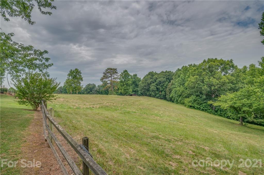 342 Highway 221 Rutherfordton, NC 28139 - Photo 9 of 41 Gallery Image 9