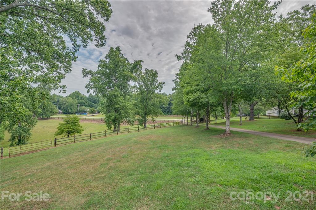342 Highway 221 Rutherfordton, NC 28139 - Photo 10 of 41 Gallery Image 10