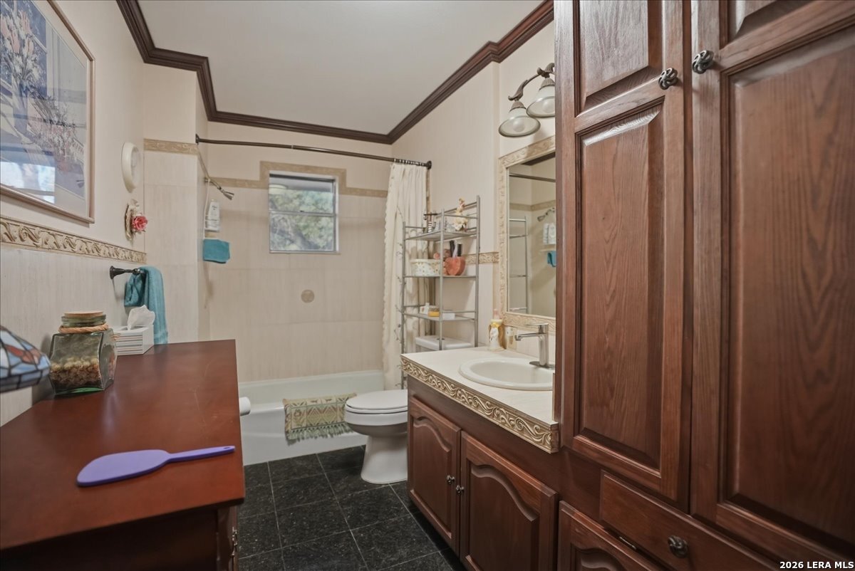 1309 Burleson Street George West, TX 78022 - Photo 19 of 34