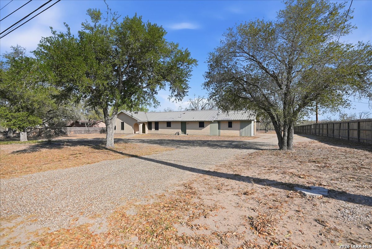 1309 Burleson Street George West, TX 78022 - Photo 28 of 34
