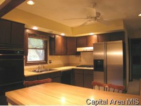 277 Circle Drive Springfield, IL 62703 - Photo 3 of 12