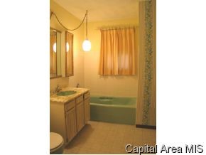 277 Circle Drive Springfield, IL 62703 - Photo 10 of 12