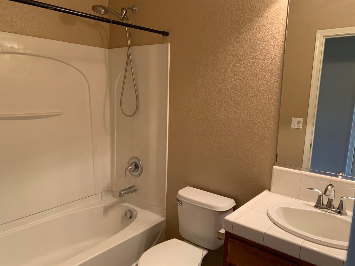 474 Abbott Avenue Reedley, CA 93654 - Photo 12 of 25 Gallery Image 12