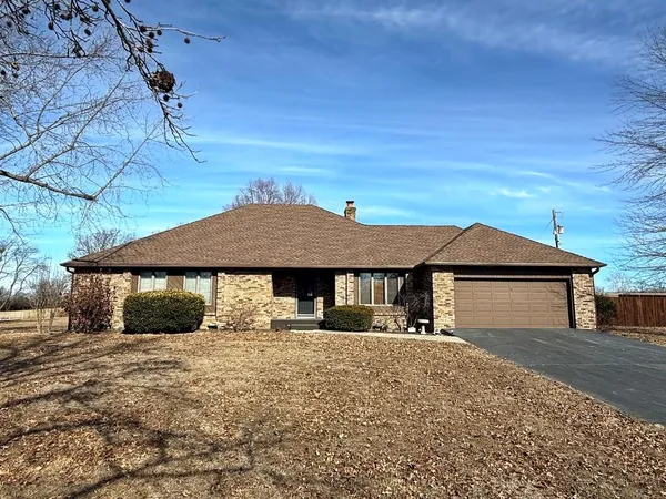 $385,000 | 1355 East Hwy EE, El Dorado Springs, MO 64744
