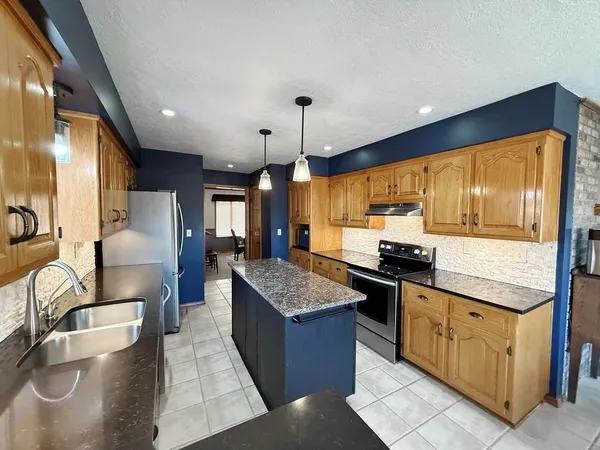 $385,000 | 1355 East Hwy EE, El Dorado Springs, MO 64744