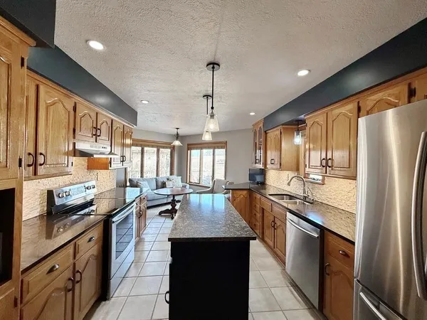 $385,000 | 1355 East Hwy EE, El Dorado Springs, MO 64744