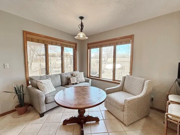 $385,000 | 1355 East Hwy EE, El Dorado Springs, MO 64744