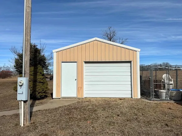 $385,000 | 1355 East Hwy EE, El Dorado Springs, MO 64744