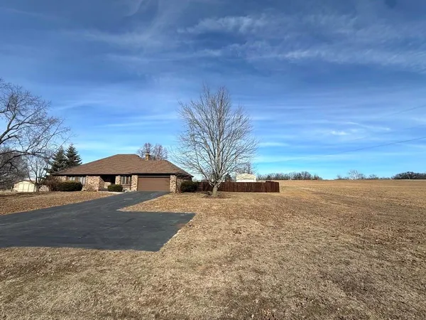 $385,000 | 1355 East Hwy EE, El Dorado Springs, MO 64744