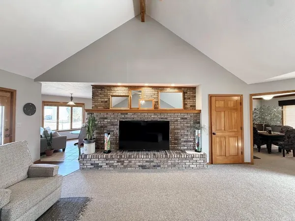 $385,000 | 1355 East Hwy EE, El Dorado Springs, MO 64744