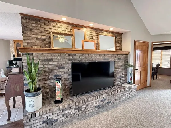 $385,000 | 1355 East Hwy EE, El Dorado Springs, MO 64744