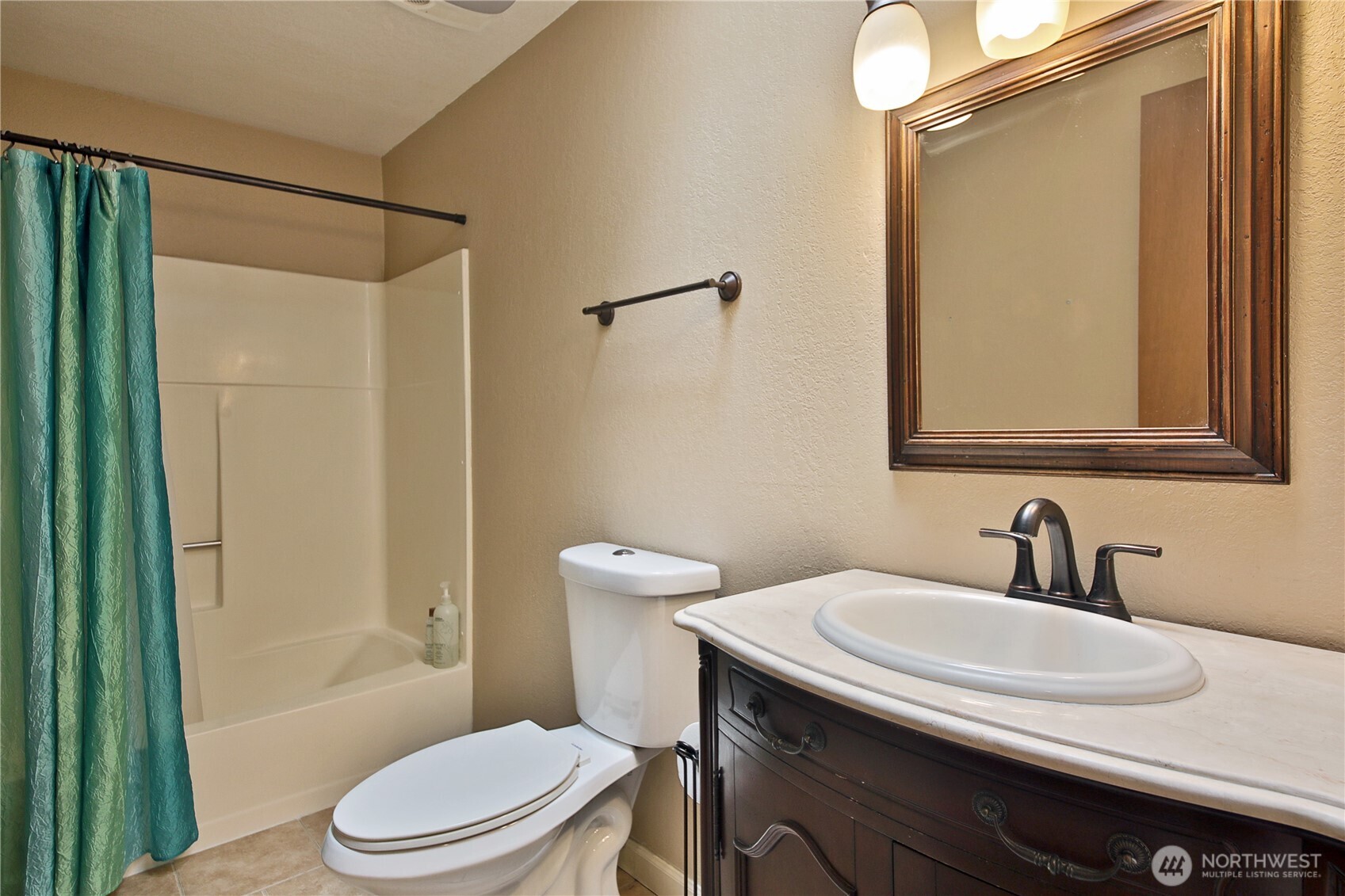 6255 Bayview Road Clinton, WA 98236 - Photo 13 of 40 Gallery Image 13