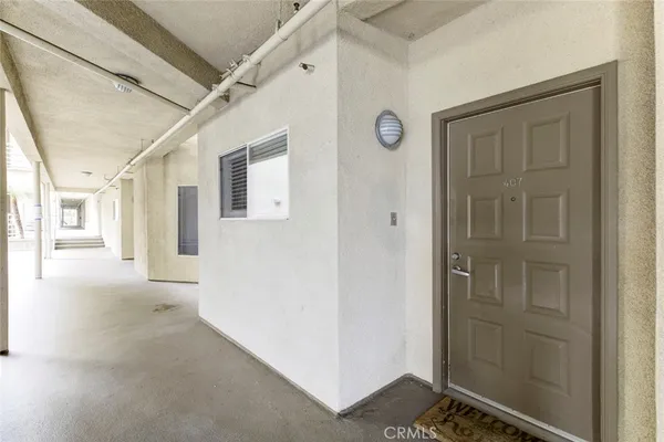 $610,000 | 2900 Fairway Avenue, Unit 407, La Crescenta, CA 91214