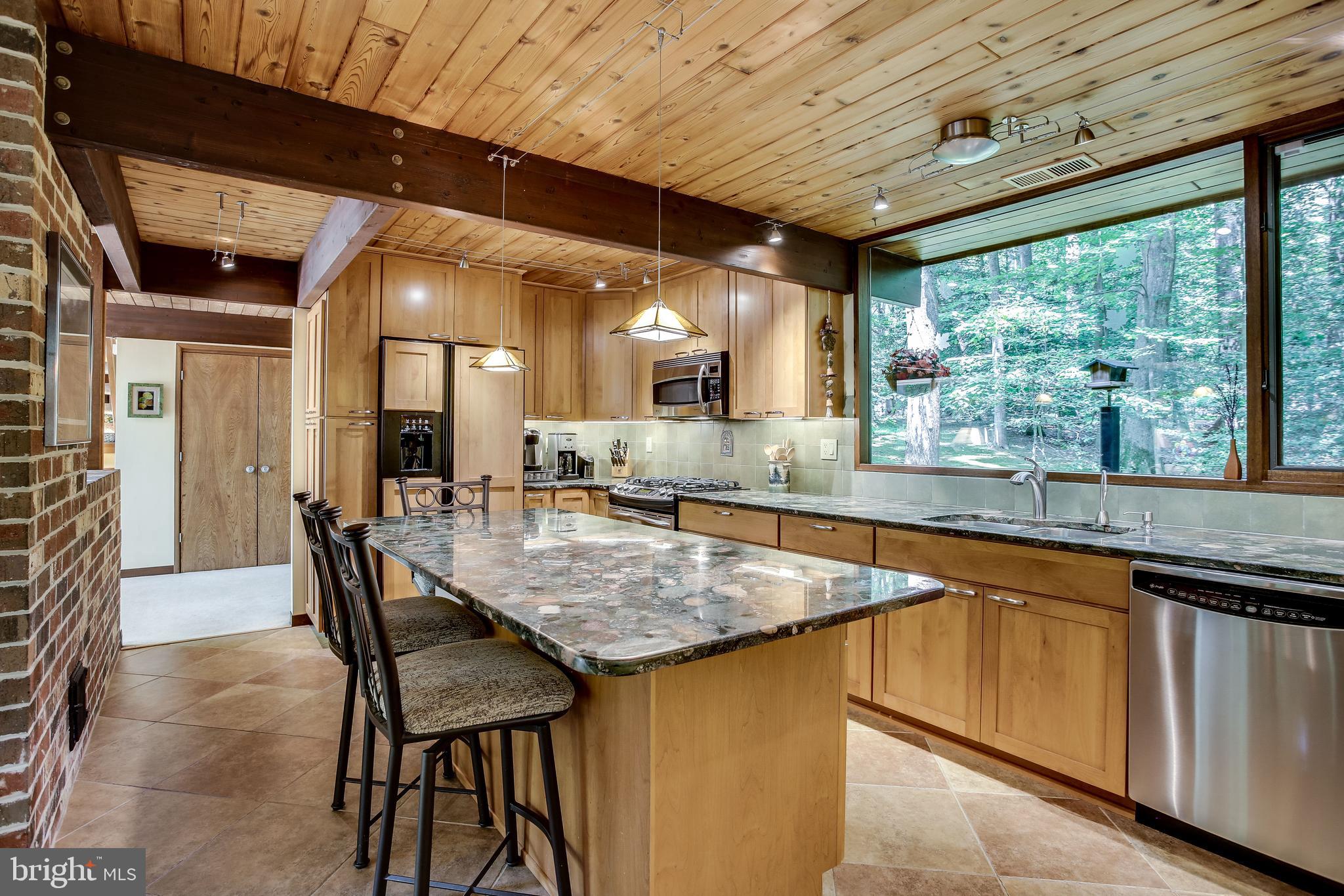 11606 Foxclove Road Reston, VA 20191 - Photo 23 of 80 Island Seating, Gorgeous Granite & SS Appliances