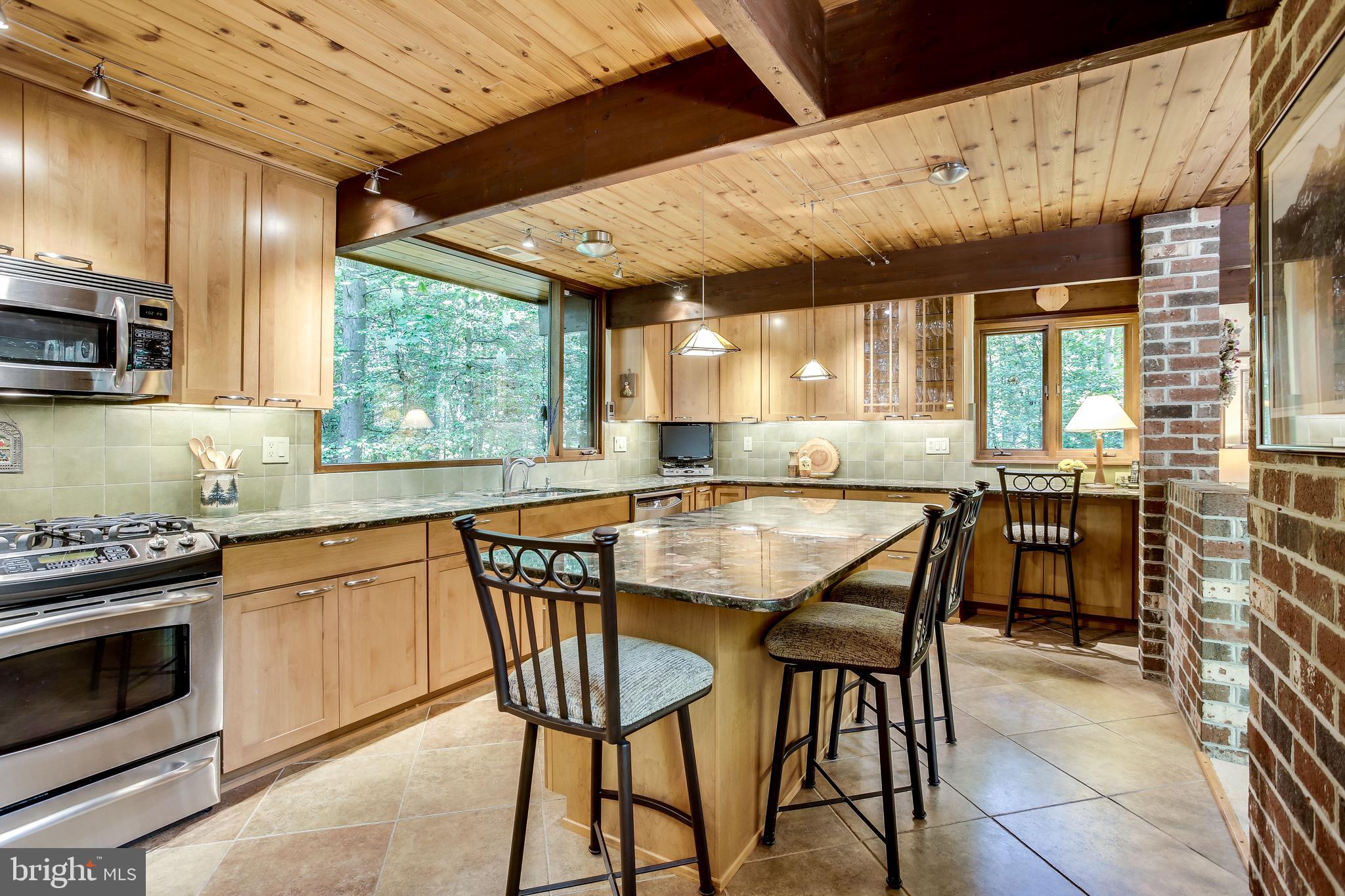 11606 Foxclove Road Reston, VA 20191 - Photo 24 of 80 Beautiful Inside & Outside.